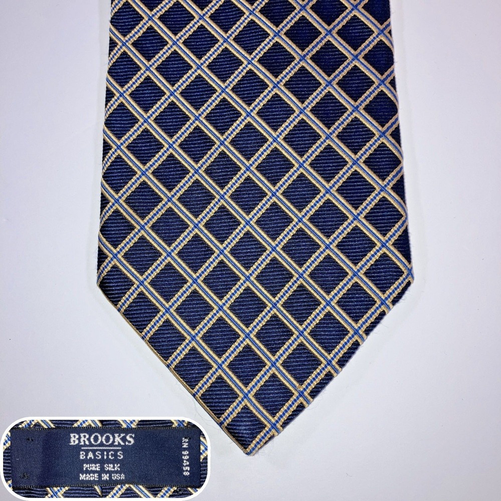 Brooks Brothers Basics Mens Pure Silk Tie Navy Gold Diamond Lattice USA Made